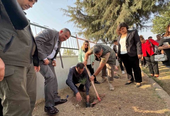 YEŞİL VATAN İÇİN TOROSLAR MESEM’DE FİDANLAR TOPRAKLA BULUŞTU