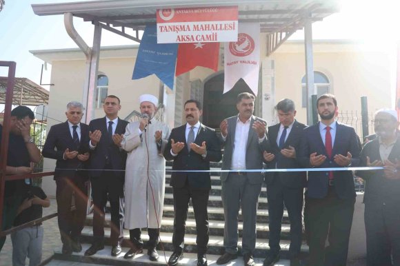 DEPREMİN YIKTIĞI KENTTE İNŞASI TAMAMLANAN 107’NCİ CAMİ İBADETE AÇILDI