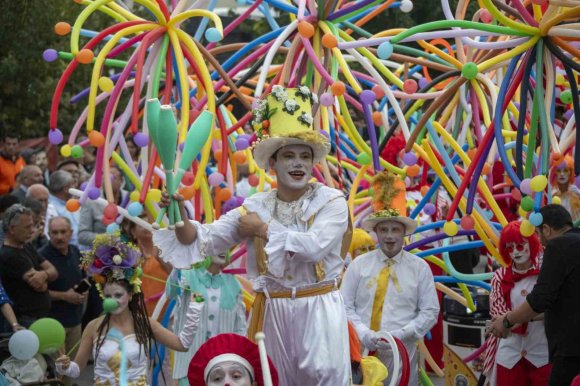 4. ULUSULARARASI TARSUS FESTİVALİ RENKLİ GÖRÜNTÜLERLE BAŞLADI