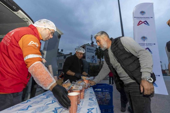 ‘1 EKMEK 1 ÇORBA’ PROJESİ BU KIŞ DA MERSİN’İN İÇİNİ ISITIYOR
