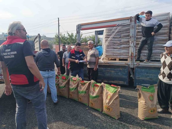 İMAMOĞLU’NDA YANGINDAN ETKİLENEN ÜRETİCİLERE BUĞDAY TOHUMU DESTEĞİ