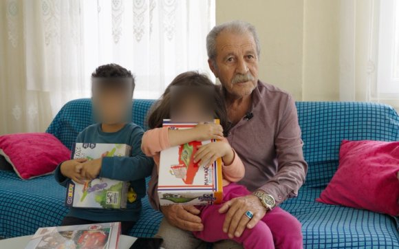 ÜÇ TORUNUYLA YAŞADIĞI EVDEN TAHLİYE EDİLMEK İSTENEN DEDEYE İYİ HABER