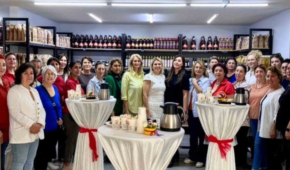 MURATPAŞA’DA KADIN DAYANIŞMASI BÜYÜYOR