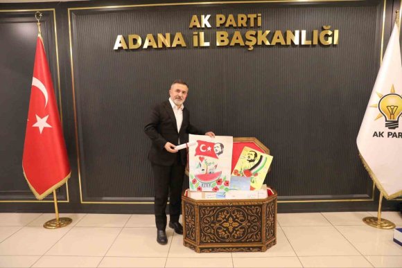 ADANALI ÇOCUKLARIN "KARDEŞLİK SANDIĞI" CUMHURBAŞKANI ERDOĞAN’A TAKDİM EDİLDİ