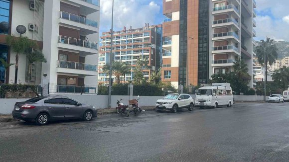 ALANYA’DA SOKAKTA KADINA SALDIRIDA BULUNAN ŞAHIS YAKALANDI