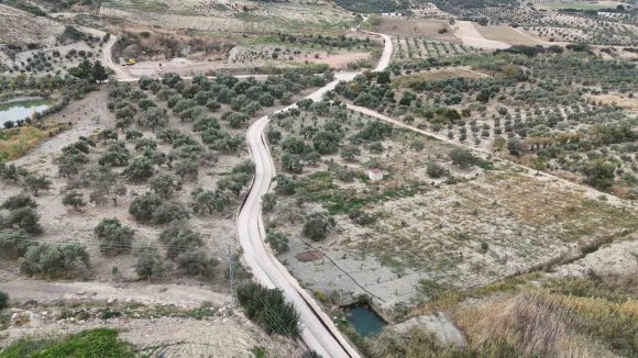 HATAY BÜYÜKŞEHİR BELEDİYESİ, ARSUZ’DA 6 KİLOMETRELİK YOLU YENİLEDİ