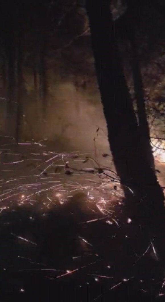 HATAY’DA YILDIRIMIN DÜŞTÜĞÜ ORMANLIK ALANDAKİ YANGIN 16’NCI SAATTE KONTROL ALTINA ALINDI