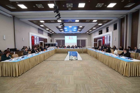 AYM BAŞKANI ÖZKAYA: "İŞ BİRLİĞİ ARTIK SOMUT KARAR MEKANİZMASINA İHTİYAÇ DUYUYOR"