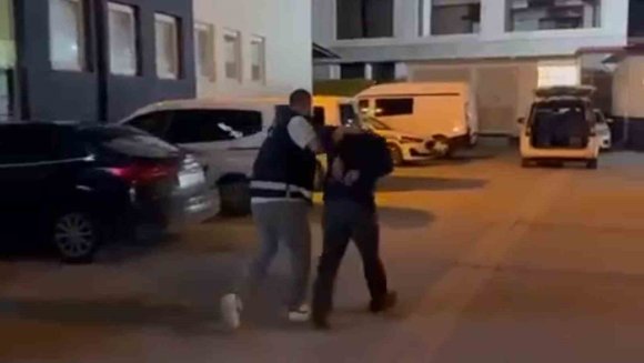 İSKENDERUN’DA 12 YIL 6 AY HAPİS CEZASIYLA ARANAN ŞAHIS YAKALANDI