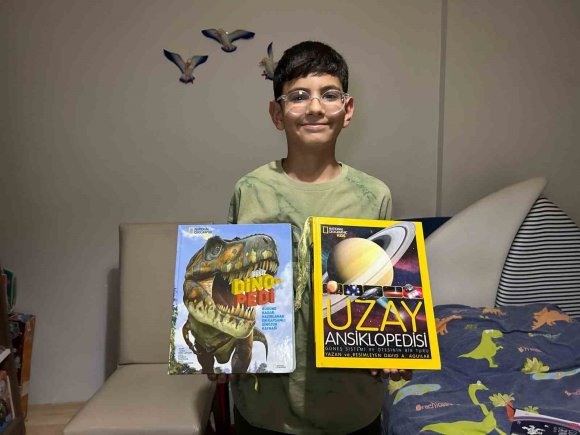 AMERİKAN ÜNİVERSİTESİNDEN EĞİTİM DAVETİ ALAN KÜÇÜK DAHİ ÜMİT’İN SIRRI KİTAP OKUMAK