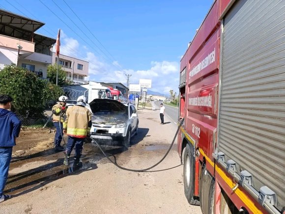 KIRIKHAN’DA CİP YANDI