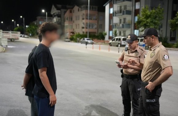 ISPARTA’DA 1 HAFTALIK POLİS DENETİMİNDE 15 ARANAN ŞAHIS YAKALANDI