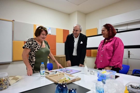 GÖRSEL SANATLAR VE SANATSAL MOZAİK ATÖLYESİ SANATSEVERLERİ BULUŞTURDU