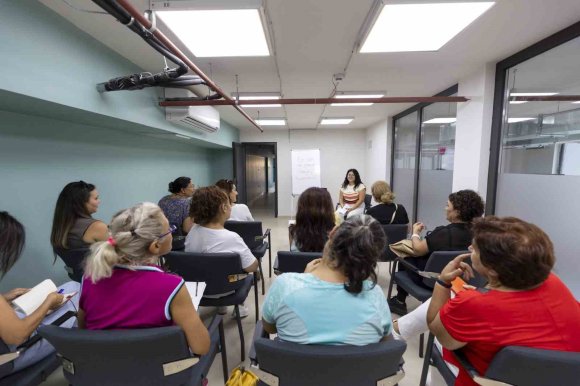 MERSİN’DE KADINLARA SAĞLIKLI SINIRLAR EĞİTİMİ