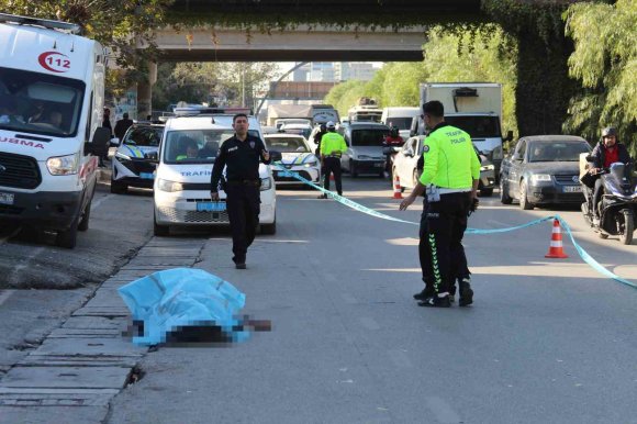 ADANA’DA OTOMOBİLİN ÇARPTIĞI YAŞLI ADAM ÖLDÜ