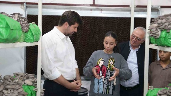 TARSUS’TA İSTİRİDYE MANTARI KURSUNDA İLK HASAT SEVİNCİ