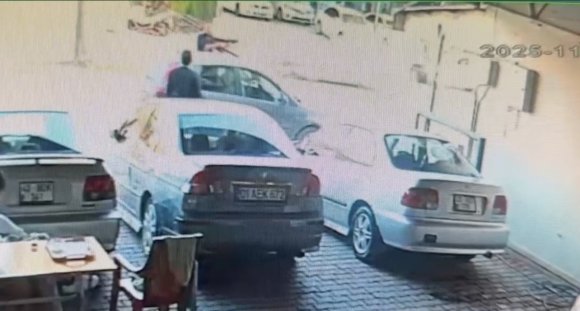 POMPALI TÜFEKLE İŞ YERİNE ATEŞ AÇTI