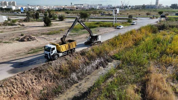 ASAT’TAN TAŞKIN RİSKİNE KARŞI TEMİZLİK SEFERBERLİĞİ