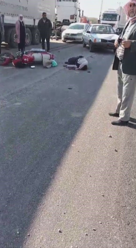 HATAY’DA OTOMOBİLLE, MOTOSİKLET ÇARPIŞTI: 2 YARALI