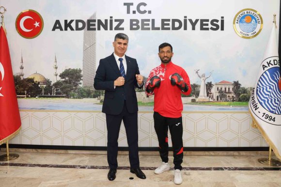 AKDENİZ BELEDİYE SPORUN ŞAMPİYON SPORCUSU DÜNYA ARENASINDA