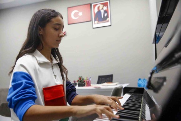 BÜYÜKŞEHİR’DEN ANTALYALI ÇOCUKLARA TAM DESTEK