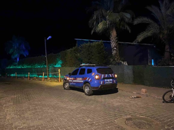 ALANYA’DA APARTMANDA ÇIKAN YANGIN EKİPLERCE SÖNDÜRÜLDÜ