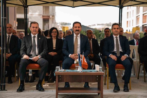 İŞ BANKASI’NDAN DEPREMİN YARALARININ SARILDIĞI HATAY’A EĞİTİM DESTEĞİ