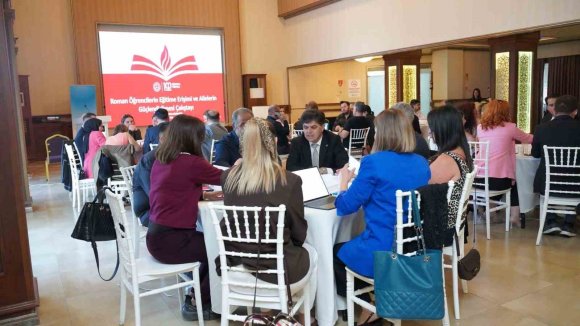 ROMAN ÖĞRENCİLERİN EĞİTİME ERİŞİMİ ÇALIŞTAYI MERSİN’DE YAPILDI