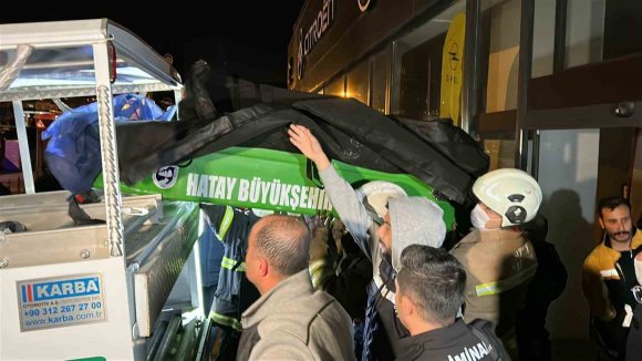 YANGINDAN KAÇMAK İSTERKEN ALEVLERİN İÇERİSİNE CAN VEREN ŞAHSIN EMNİYET MÜDÜRÜ OLDUĞU ORTAYA ÇIKTI