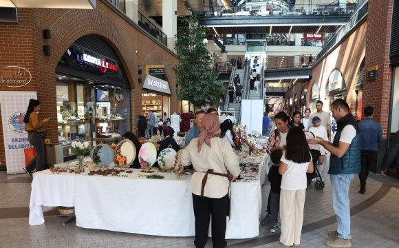 KADIN KURSİYERLER EL EMEĞİ ÜRÜNLERİNİ ÖĞRETMENLER İÇİN SERGİLEDİ