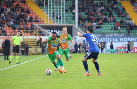 TRENDYOL SÜPER LİG: ALANYASPOR: 1 - KASIMPAŞA: 0 (İLK YARI)