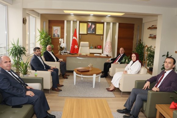 EĞİTİM BİR SEN’DEN MİLLİ EĞİTİM MÜDÜRÜ’NE 24 KASIM JESTİ