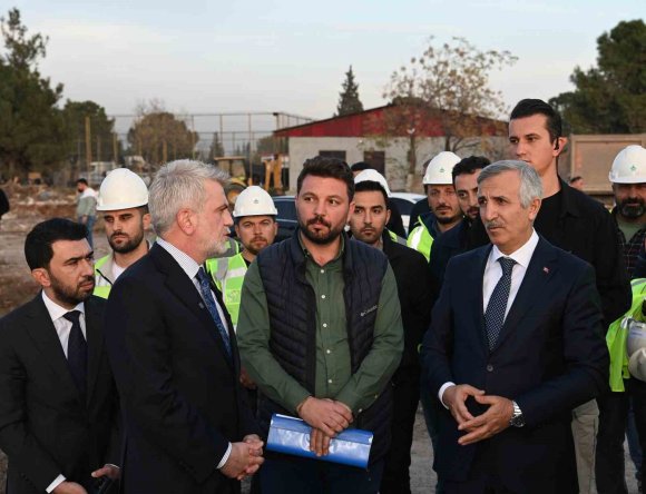 KAHRAMANMARAŞ STADYUMU YÜKSELİYOR