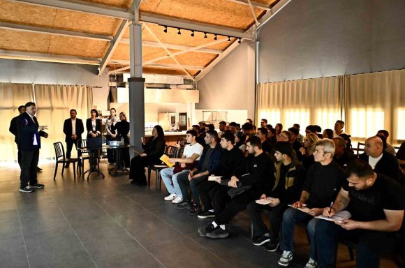 MURATPAŞA’DA HİJYEN VE GIDA GÜVENLİĞİ EĞİTİMİ DÜZENLENDİ