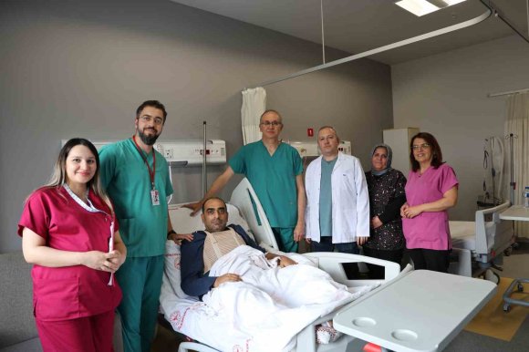 DEPREMDEN SONRA YAPILAN HASTANEDE 100’ÜNCÜ AÇIK KALP AMELİYATI BAŞARIYLA TAMAMLANDI