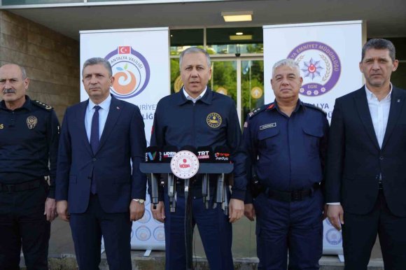 İÇİŞLERİ BAKANI ALİ YERLİKAYA: "UYUŞTURUCUYA SAVAŞ AÇTIK, OPERASYONLARIMIZLA ONLARA NEFES ALDIRMAYACAĞIZ"
