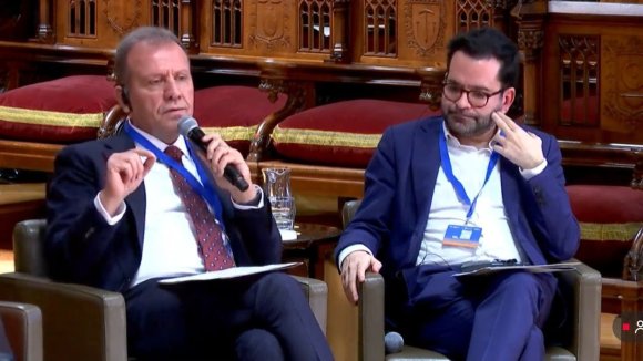 SEÇER: "ÇEVRE VE İKLİM DEĞİŞİKLİĞİNİ İLGİLENDİREN ALANLARA 400 MİLYON EURO’LUK YATIRIM YAPIYORUZ"