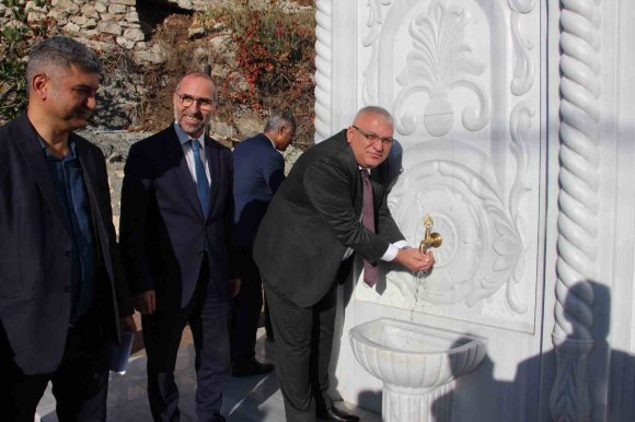 KUMLUCA’DA HAYIRSEVERİN YAPTIRDIĞI ÇEŞME HİZMETE AÇILDI