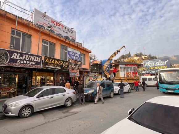 ÇİĞKÖFTEYE DETERJAN KABIYLA SOS DÖKEN ESNAFA 250 BİN TL CEZA: İŞ YERİ KAPATILIP KALDIRILDI