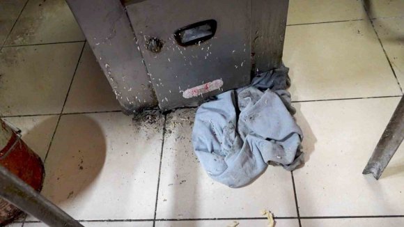 TARSUS’TA OKUL KANTİNLERİNE ÜRÜN VEREN İMALATHANE HİJYEN İHLALİ NEDENİYLE MÜHÜRLENDİ