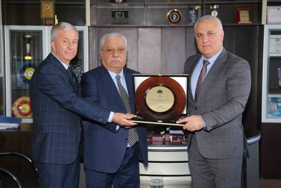 ALANYA’NIN VERGİ REKORTMENLERİNE PLAKET