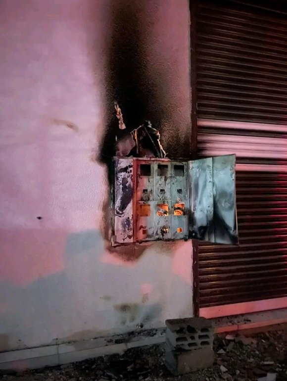 ANTAKYA’DA ELEKTRİK PANOSU YANDI