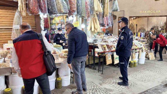 KAHRAMANMARAŞ KAPALI ÇARŞI’DA GIDA DENETİMİ YAPILDI