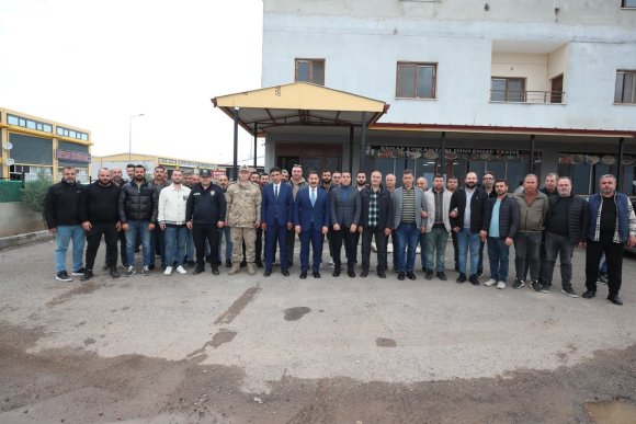 VALİ MASATLI, REYHANLI’DA AYAKKABICILAR SİTESİ ESNAFIYLA BİR ARAYA GELDİ