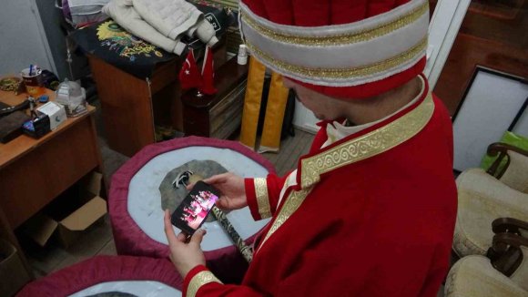 MEHTERANDA KÖSÜ DÜŞMANA VURUR GİBİ VURAN GENÇ SOSYAL MEDYAYI SALLADI