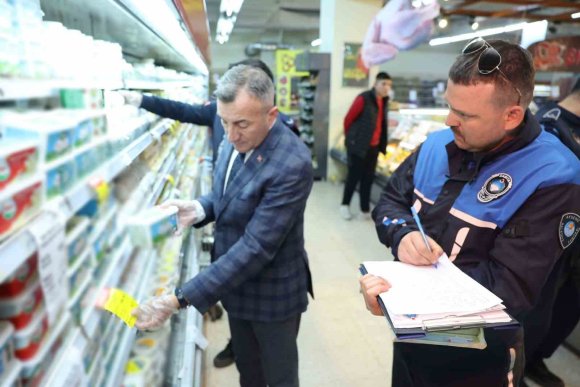 AKDENİZ’DE AVM’LERE SIKI DENETİM