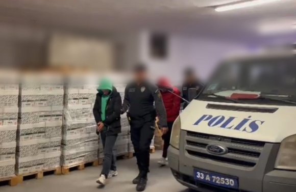 MERSİN’DE YASA DIŞI BAHİS ÇETESİ ÇÖKERTİLDİ: 13 TUTUKLAMA