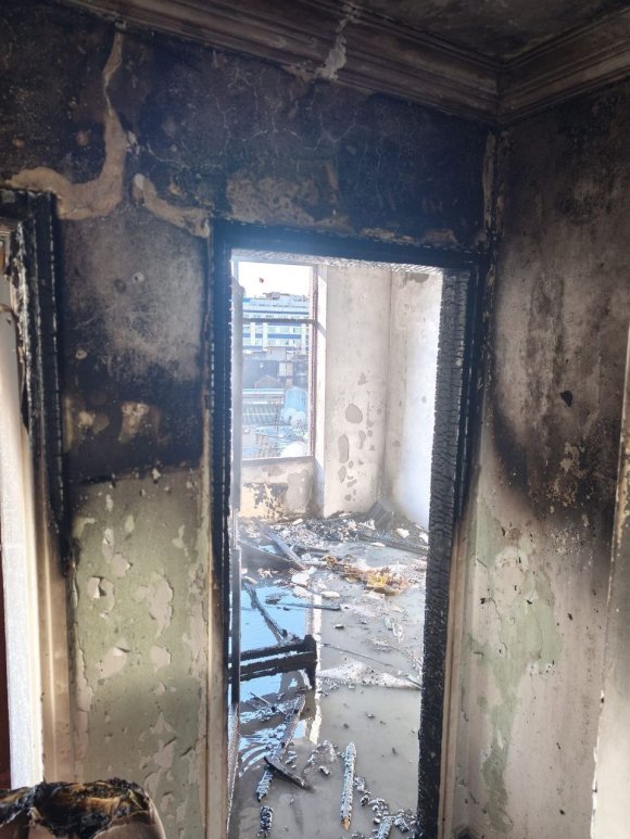 ADANA’DA APARTMANIN 6. KATINDA ÇIKAN YANGIN SÖNDÜRÜLDÜ