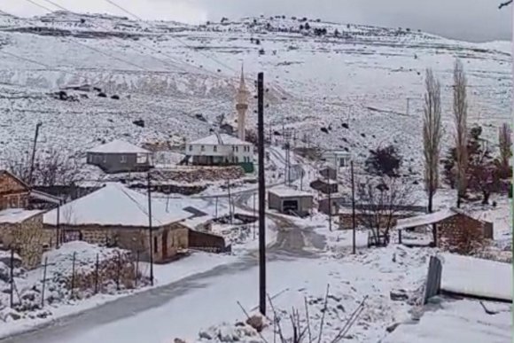 MERSİN’İN YÜKSEK KESİMLERİNDE KAR YAĞIŞI ETKİLİ OLDU