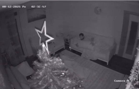 ANTALYA 4.3 İLE SALLANDI, DEPREM ANI GÜVENLİK KAMERASINA YANSIDI